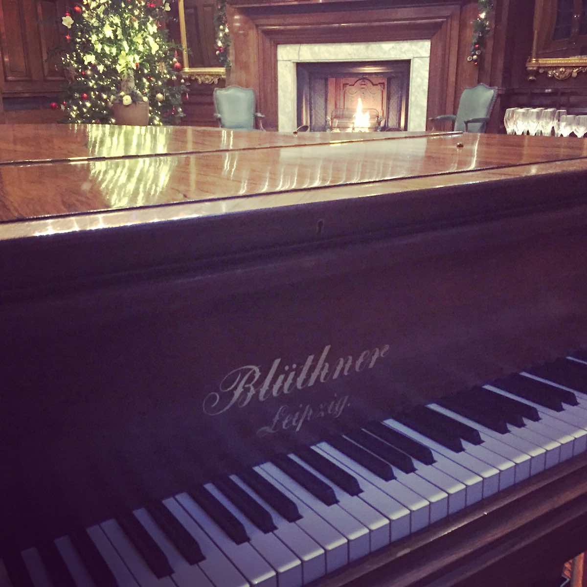Wedding reception pianist at Skinners Hall